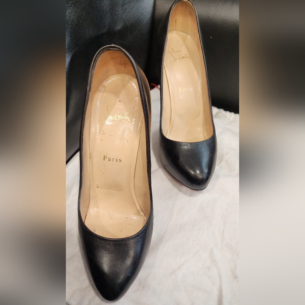 AUTHENTIC CHRISTIAN LOUBOUTIN Black Leather Heels with Dust Bag!! - Picture 5 of 6